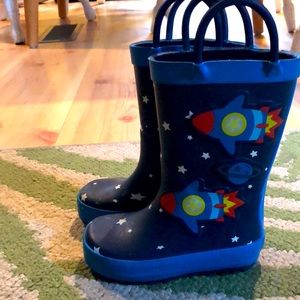 Size 5 little boys space ship rain boots